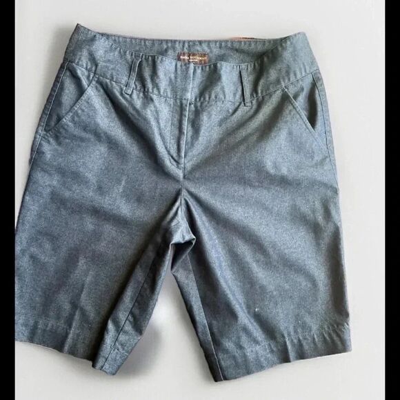 Dana Buchman Shorts Women's Dark Wash Classic Fit Stretch Size 12 - Picture 1 of 6
